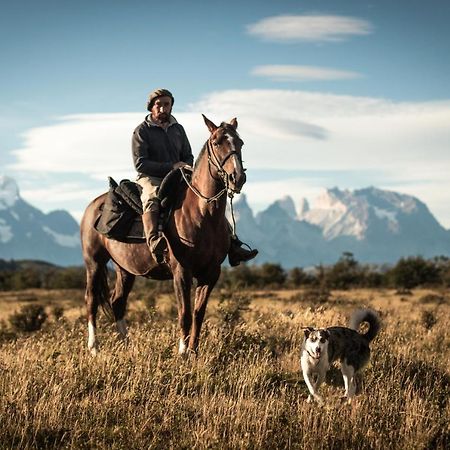 日光与马潘帕山林小屋 Torres del Paine National Park 外观 照片