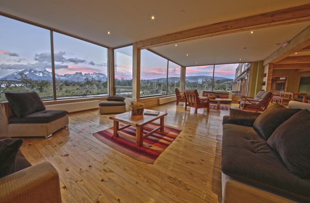 日光与马潘帕山林小屋 Torres del Paine National Park 外观 照片